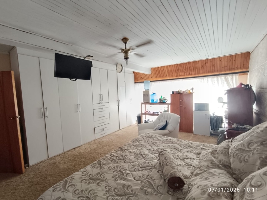 5 Bedroom Property for Sale in Wilkeville North West